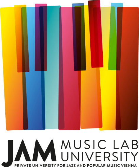 Dieses Bild hat ein leeres Alt-Attribut. Der Dateiname ist JAM_Logo_MLU_Subline_vertical_RGB-2.png